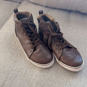 Cat and Jack boys shoes size 4